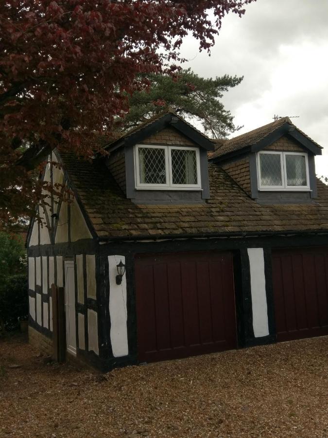 Round-Y-Corner Apartment Macclesfield Exterior photo